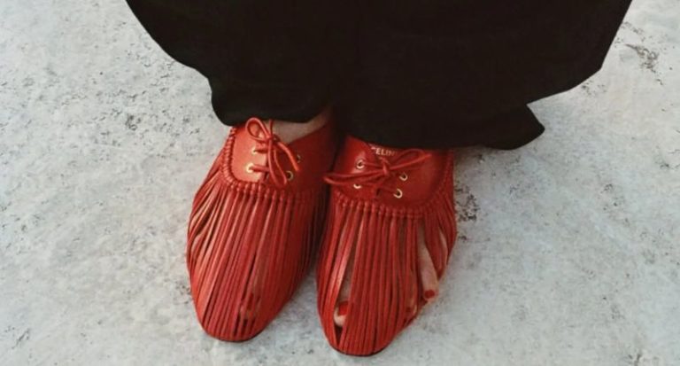 Celine presenta las bailarinas rojas más disruptivas, primera obra de Michael Rider