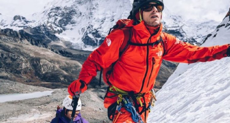 Vuelta al crecimiento de VF Corporation en 2025, con la venta de Dickies