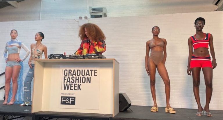 El premio al diseño joven de Maxxam x Graduate Fashion Foundation reconoce a la británica Amy Brown