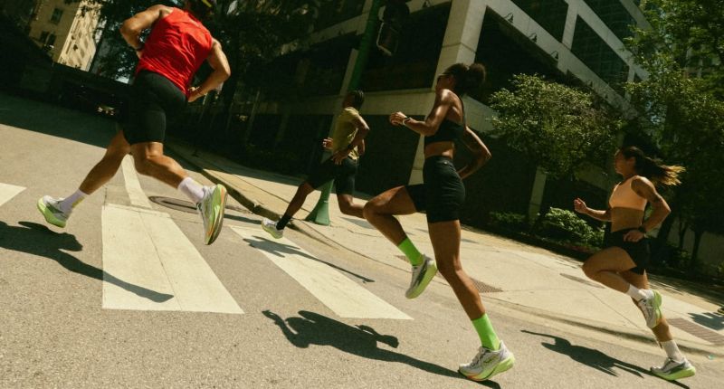 El calzado deportivo evoluciona: gravel sneakers, un nuevo segmento para terreno mixto