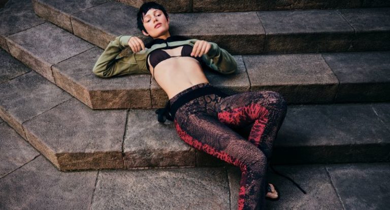 Desigual sitúa a Barcelona en el centro en su colaboración con Ottolinger, con polémica incluida