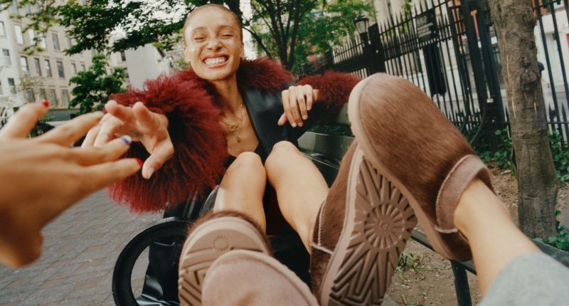 Ugg reinterpreta sus clásicos con actitud y sofisticación