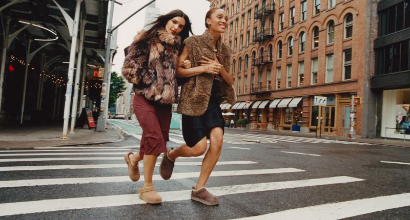 Ugg presenta su nueva temporada en la campaña 'Born to Feel', con Emily Ratajkowski y Adwoa Aboah