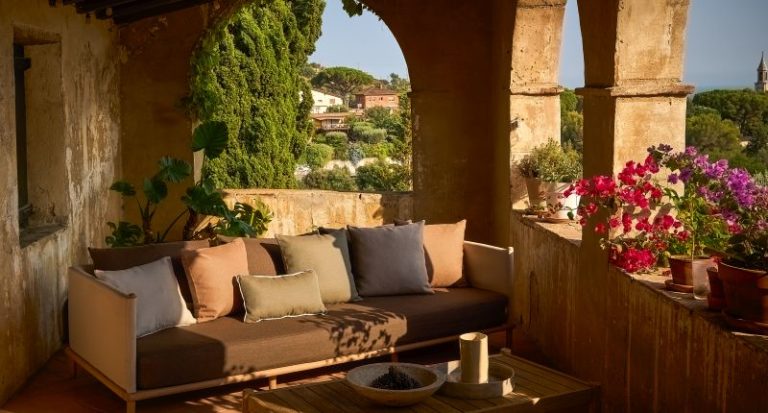 Agora Fabrics amplía su lenguaje outdoor con cuatro nuevas colecciones textiles
