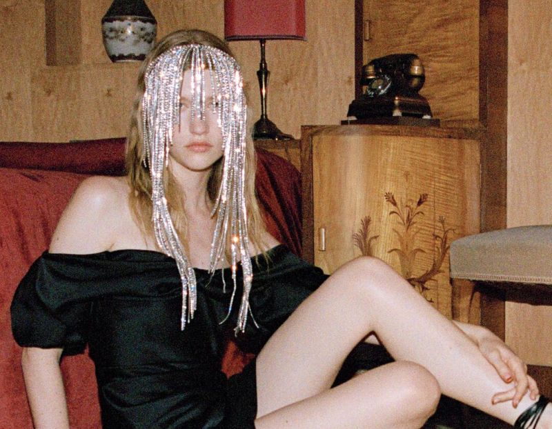 El éxodo de directores creativos golpea Kering: Vaccarello (Saint Laurent) y McGirr (McQueen)