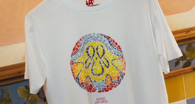 Uniqlo rinde homenaje a la arquitectura de Gaudí con seis diseños de camisetas